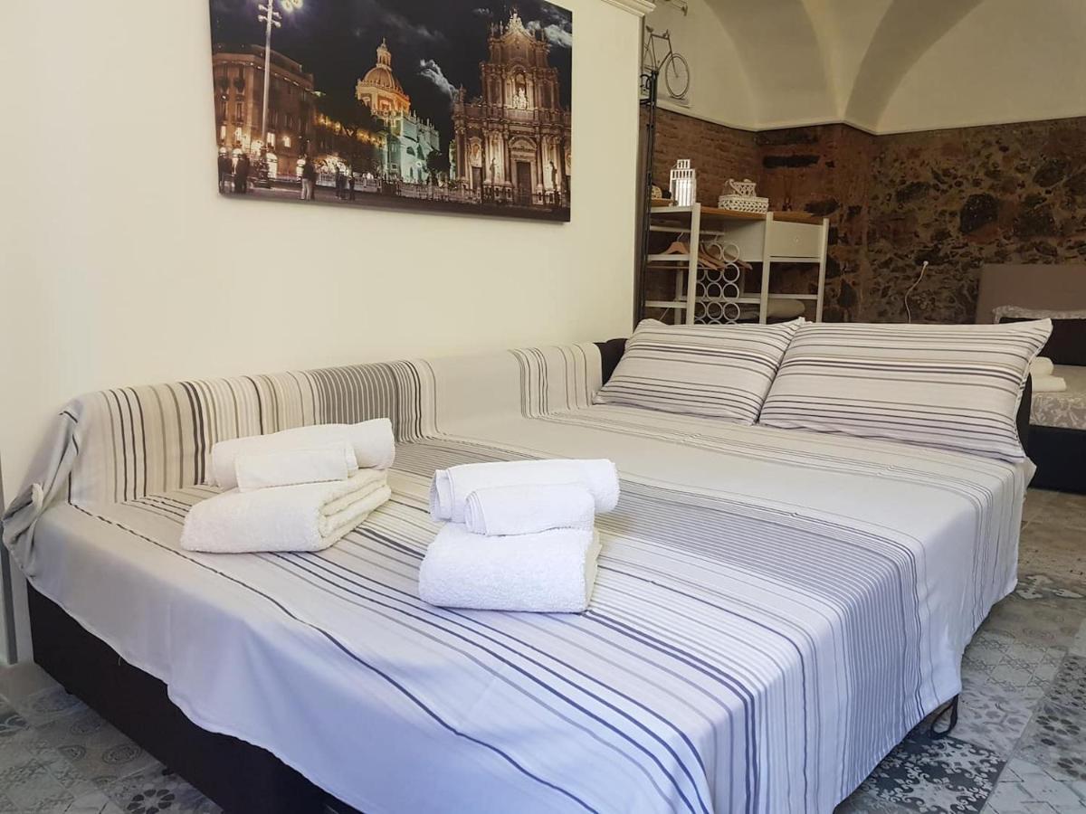 La Piccola Grotta Ursino Villa Catania Bagian luar foto