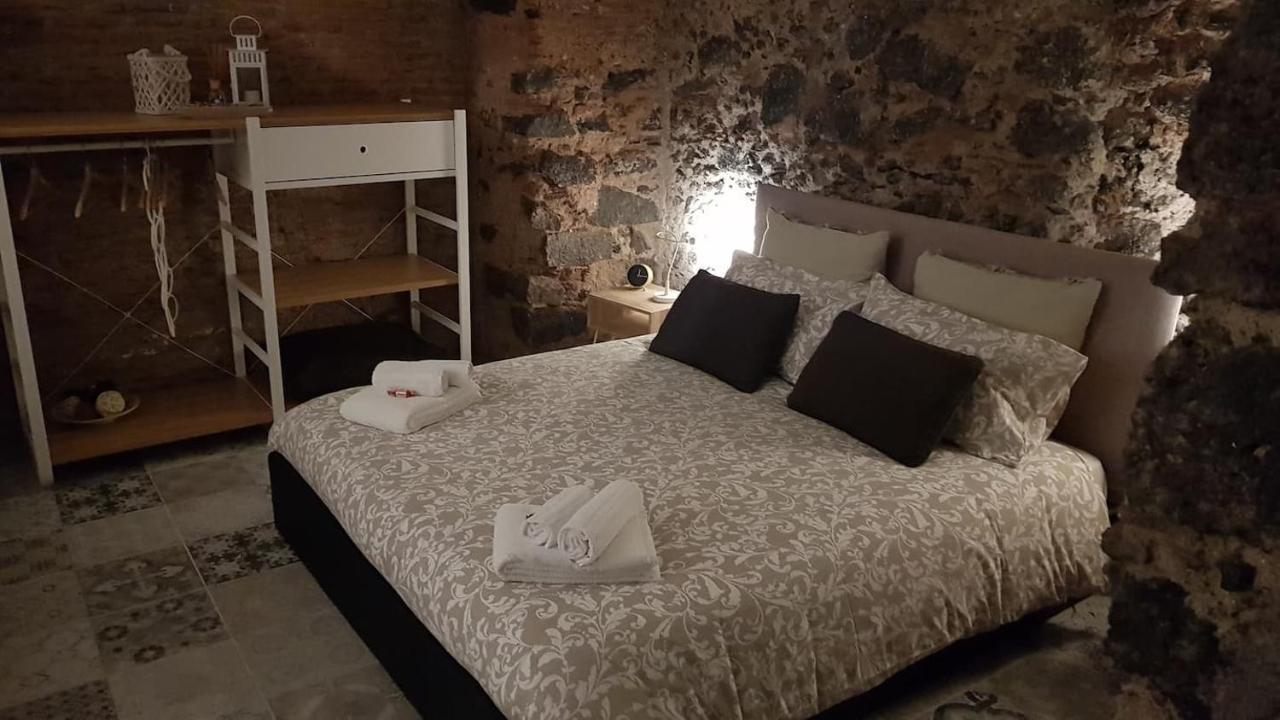 La Piccola Grotta Ursino Villa Catania Bagian luar foto