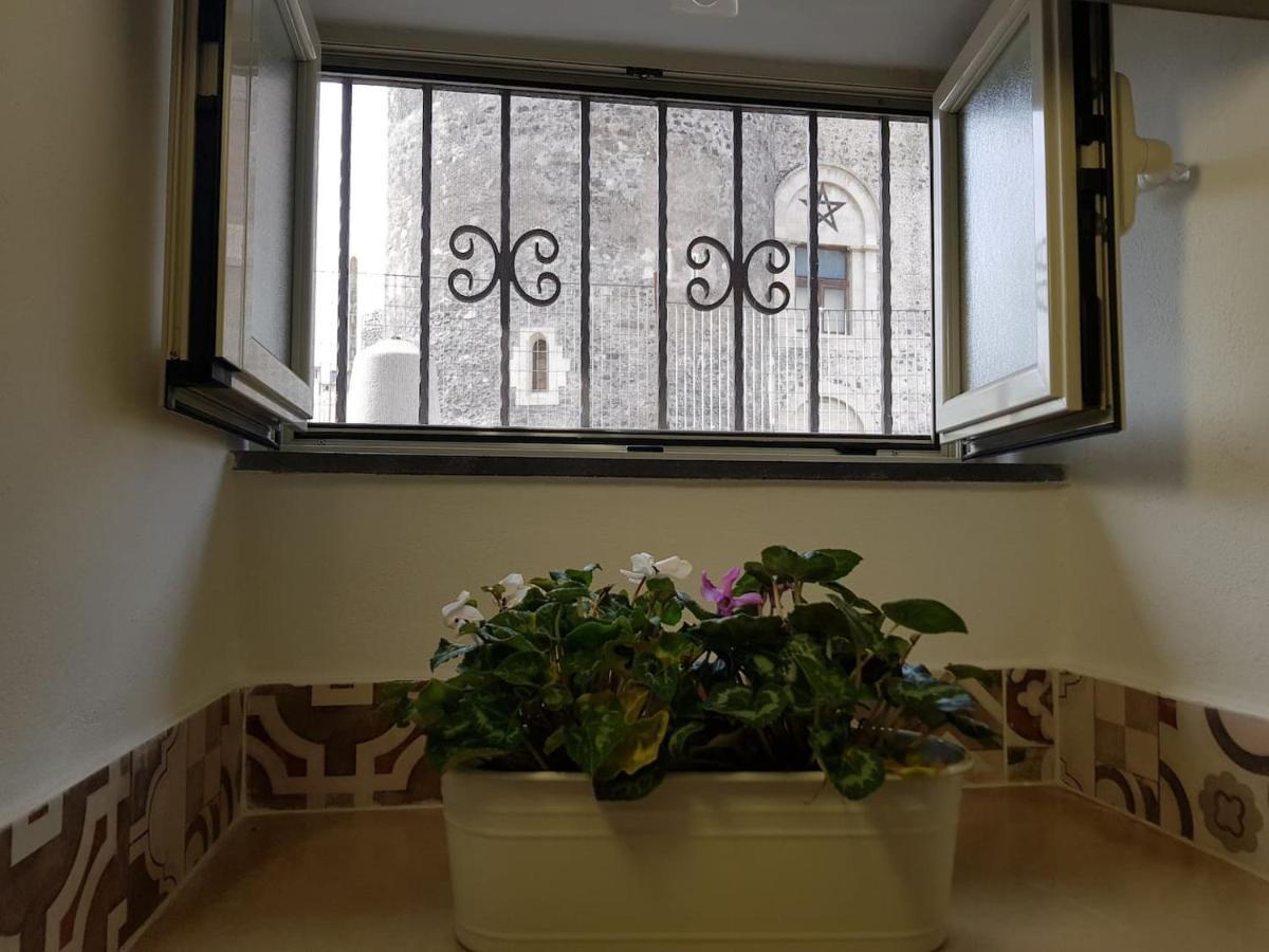 La Piccola Grotta Ursino Villa Catania Bagian luar foto